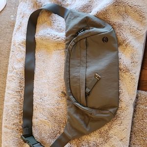 Lululemon waist pack in olive